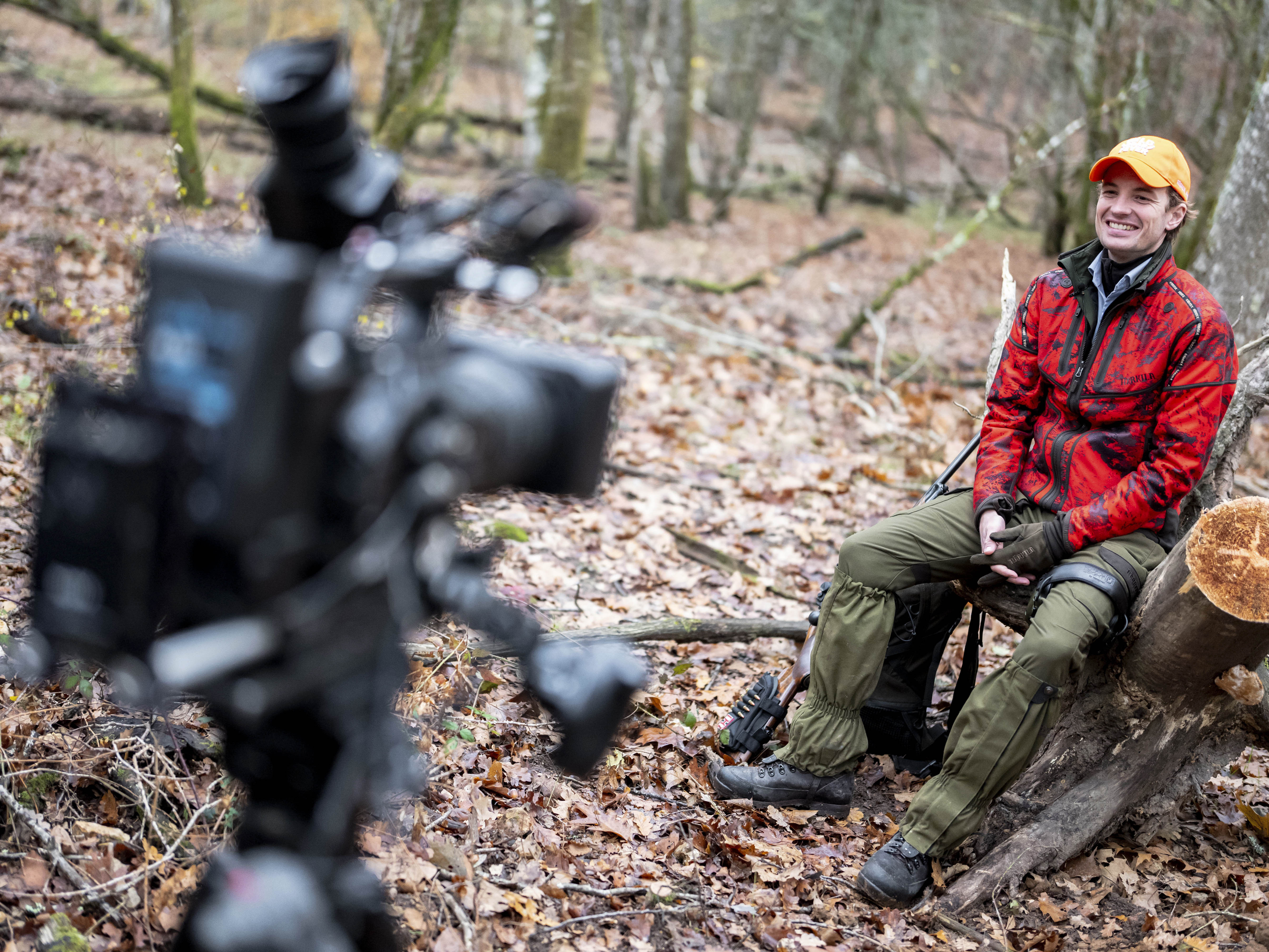 Franz-Albrecht Oettingen-Spielberg being filmed in the forest